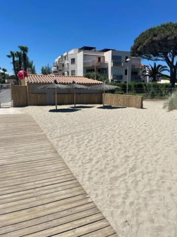 Rez De Jardin + Terrasse Piscine Et Acces Direct Plage Lejlighed Saint-Cyprien  Eksteriør billede